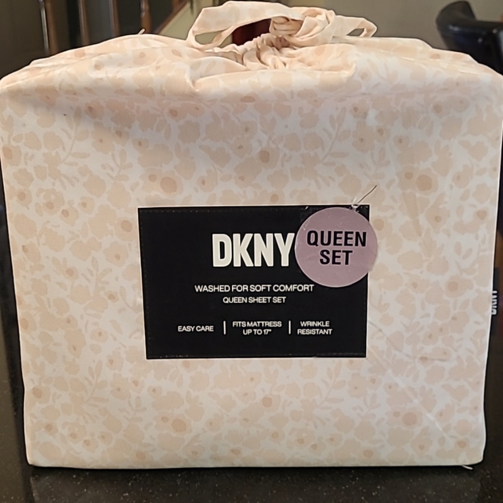 DKNY Queen Sheet Set